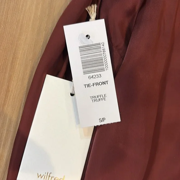 Aritzia Elegant NWT size small  truffle  tie front Satin Blouse - Picture 2 of 4